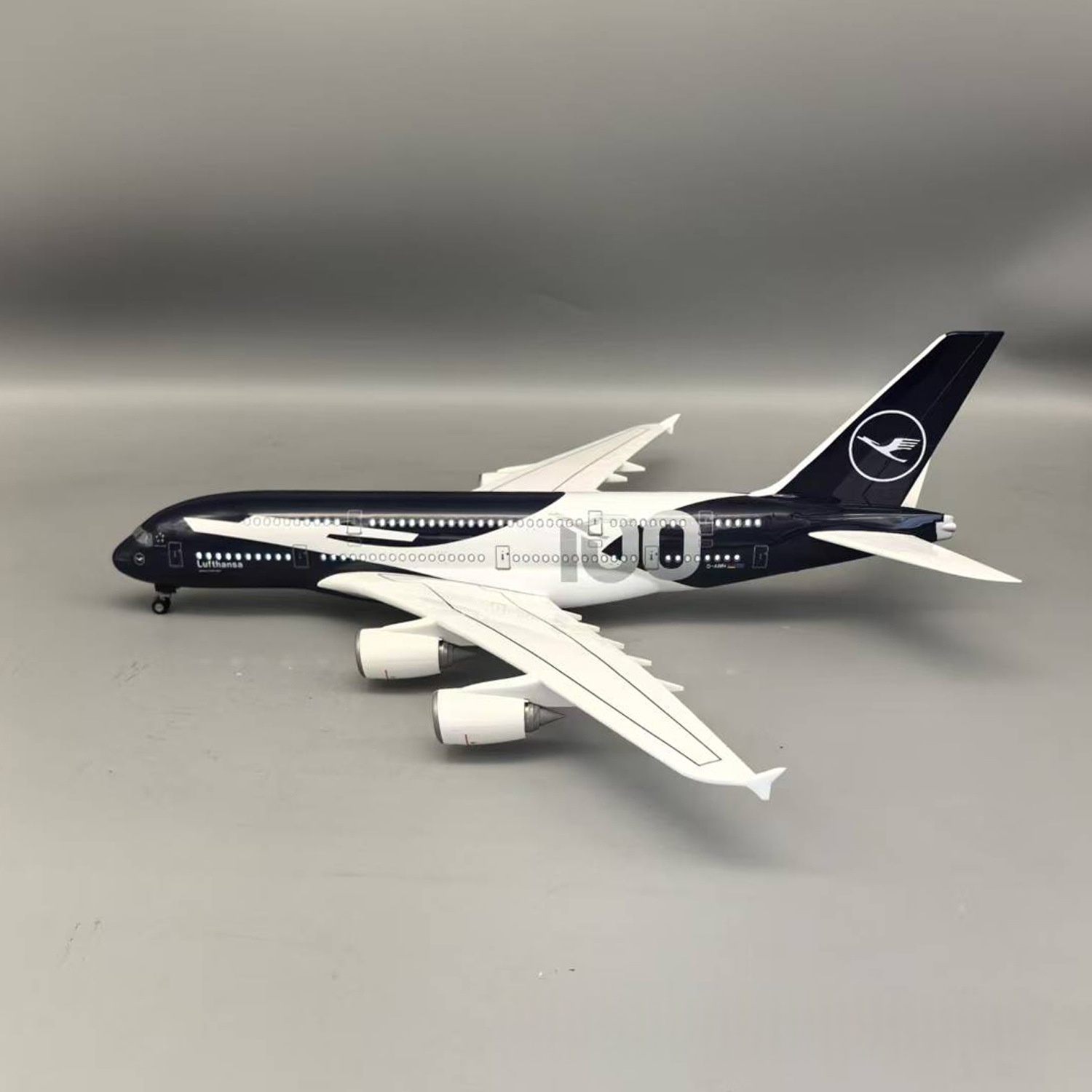 New 45cm Lufthansa A380 100 Ye - огляд і ціна Model Kit Resin