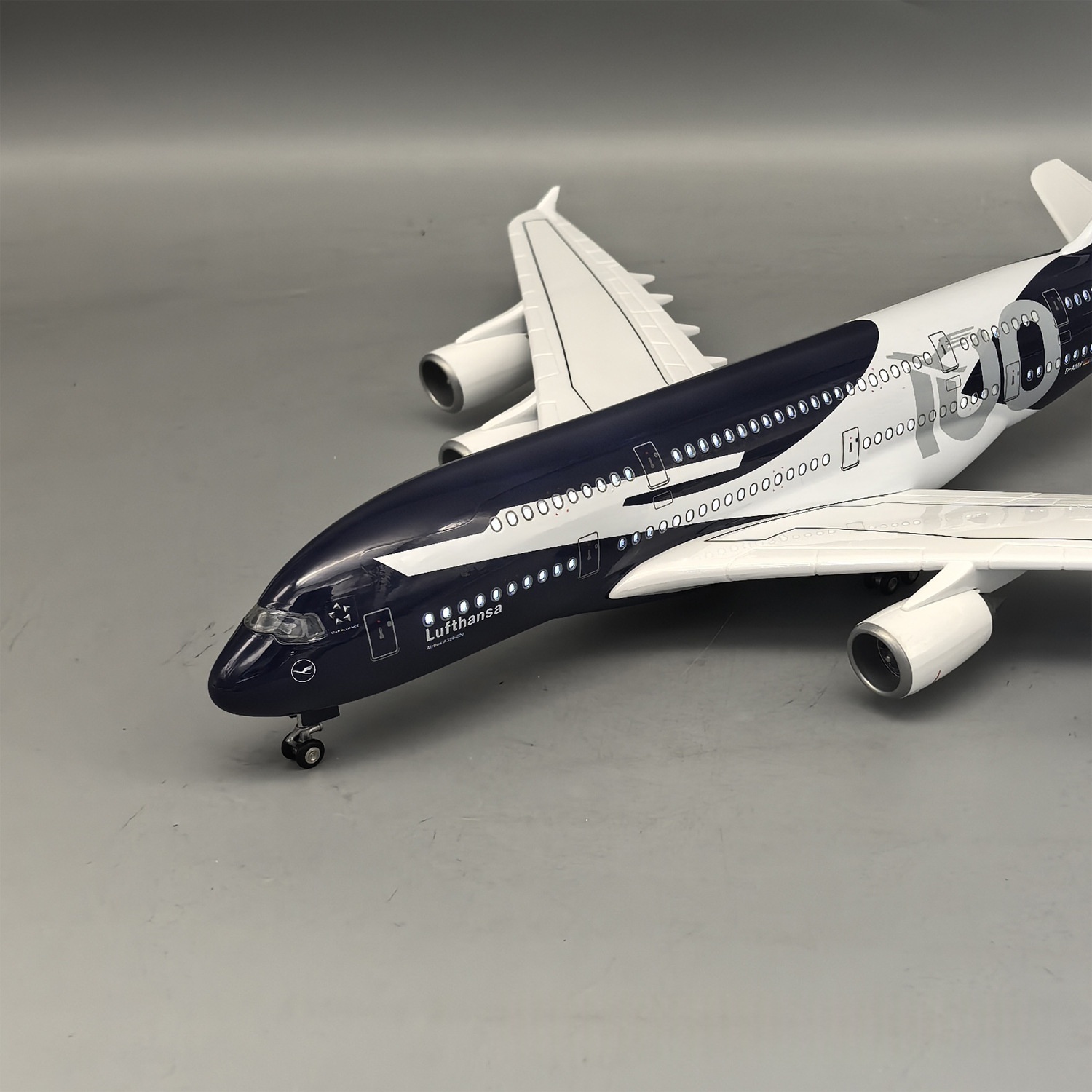 New 45cm Lufthansa A380 100 Ye - огляд і ціна Model Kit Resin